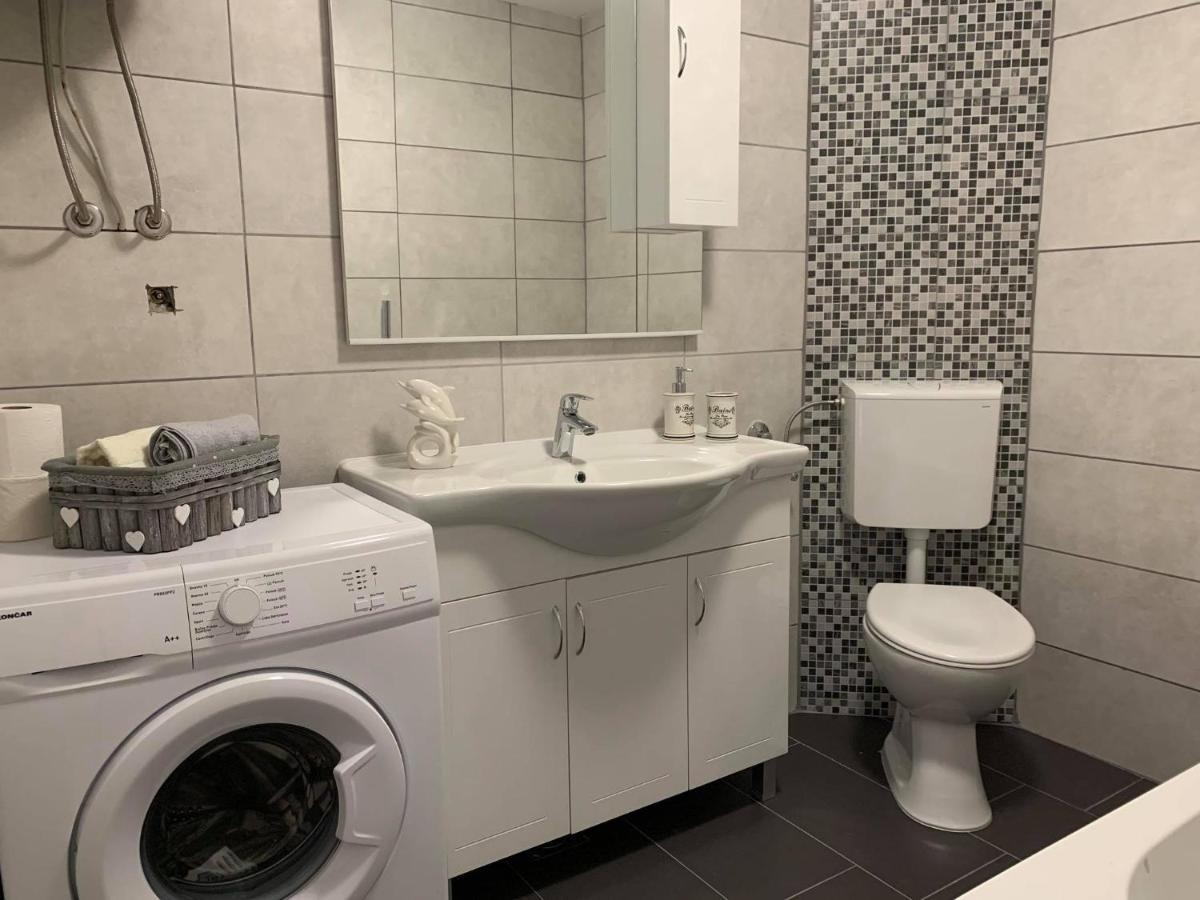 Apartment Vita Postira Εξωτερικό φωτογραφία