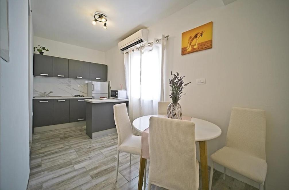 Apartment Vita Postira Εξωτερικό φωτογραφία