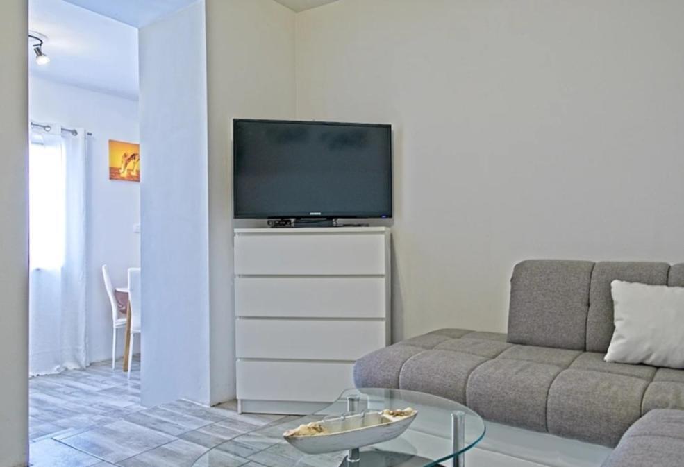 Apartment Vita Postira Εξωτερικό φωτογραφία