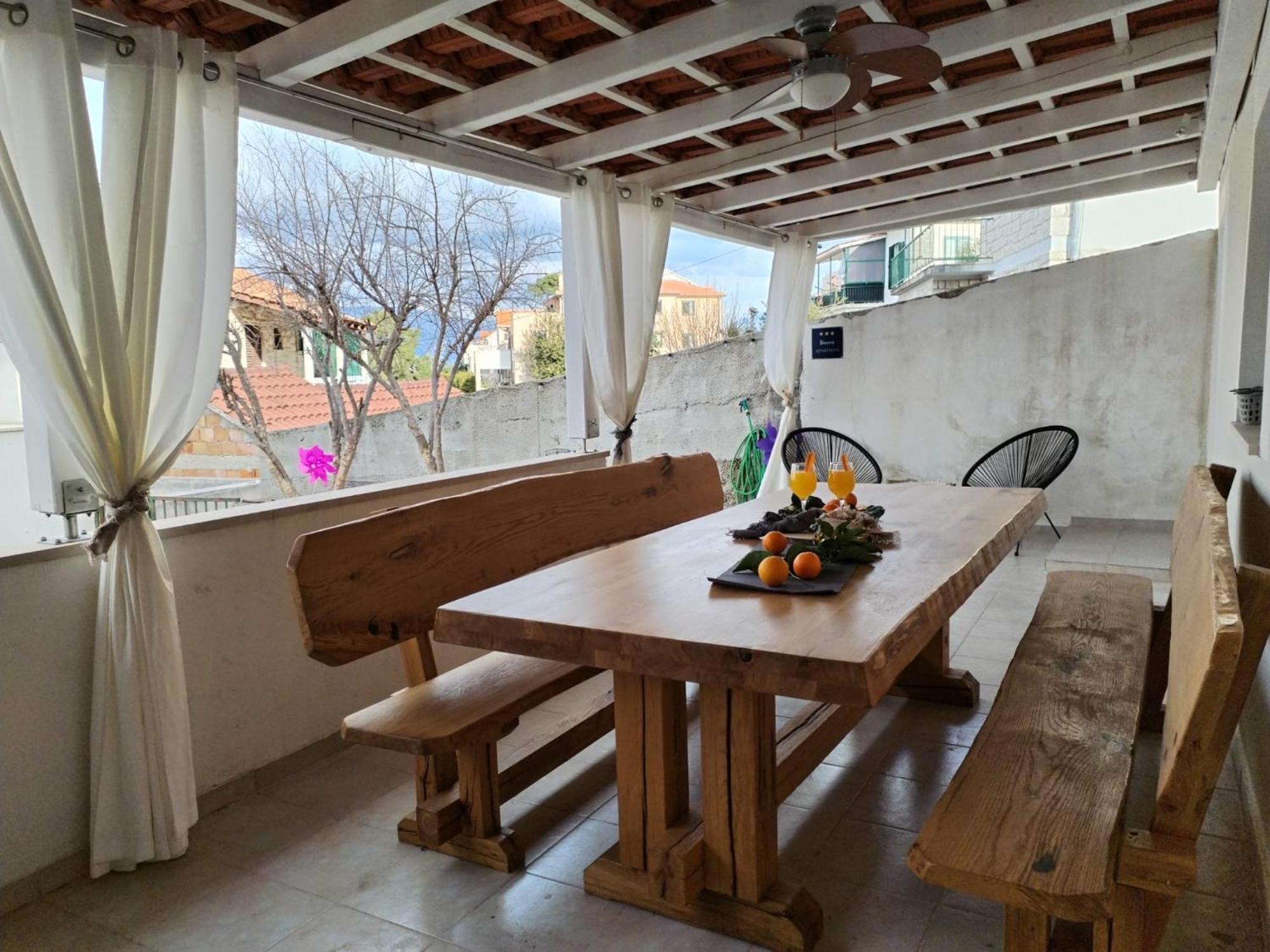 Apartment Vita Postira Εξωτερικό φωτογραφία